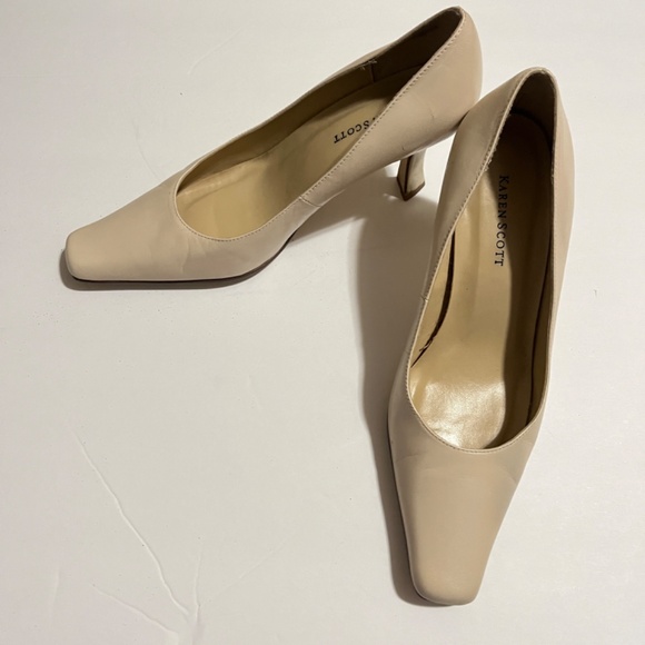 Karen Scott Women Off White Leather Pump Heels Pointed Toe Shoes Size 6M - Picture 2 of 4